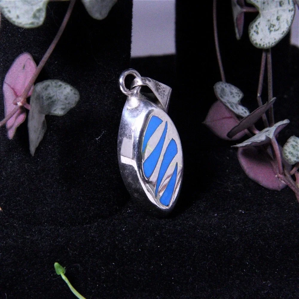 Vintage Mexico Sterling Silver Blue‎ Inlay Marquise Pendant Artisan Signed